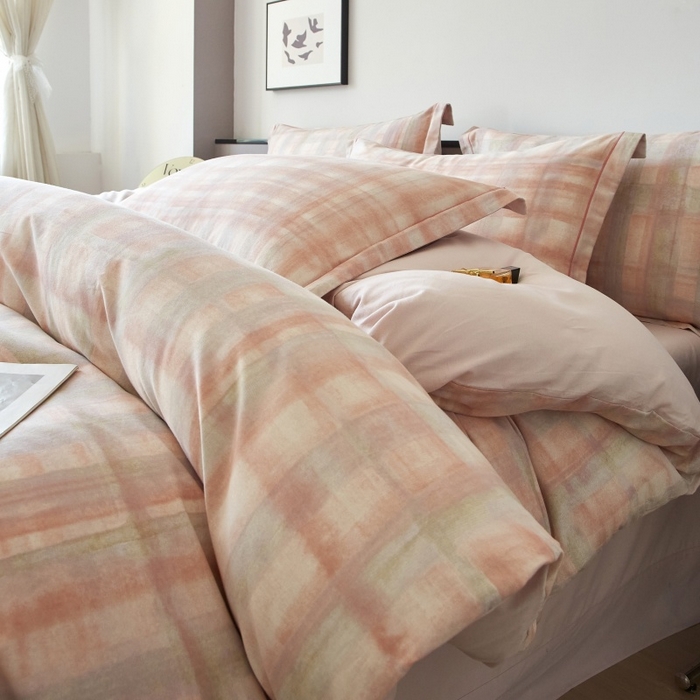 91家纺网 家纺一手货源 找家纺 沐白家居 2025新款全棉生态磨毛四件套彩虹格-粉