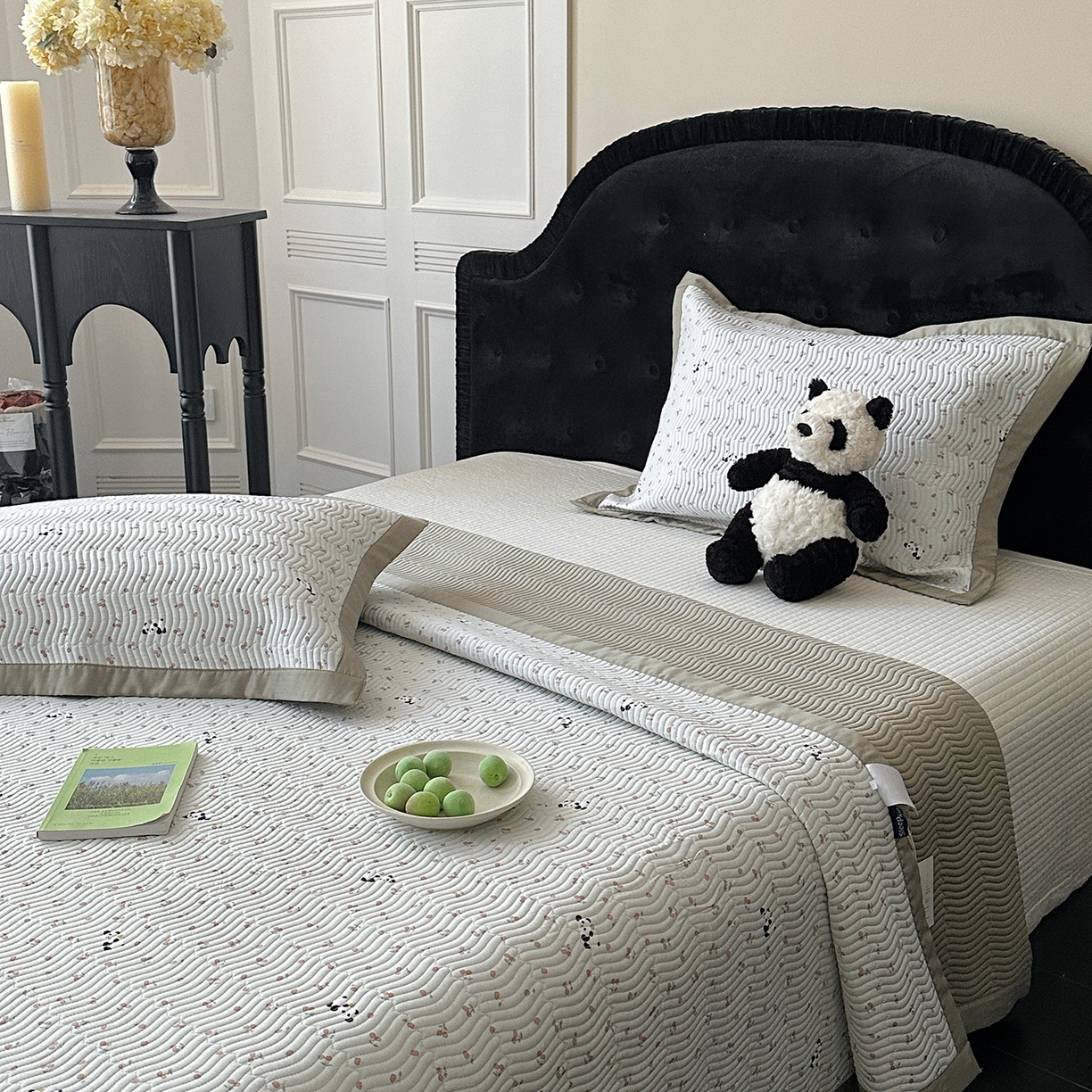 91家纺网 家纺一手货源 找家纺 麦伦家居 2025新款双面莫代尔天丝床盖 水果熊猫