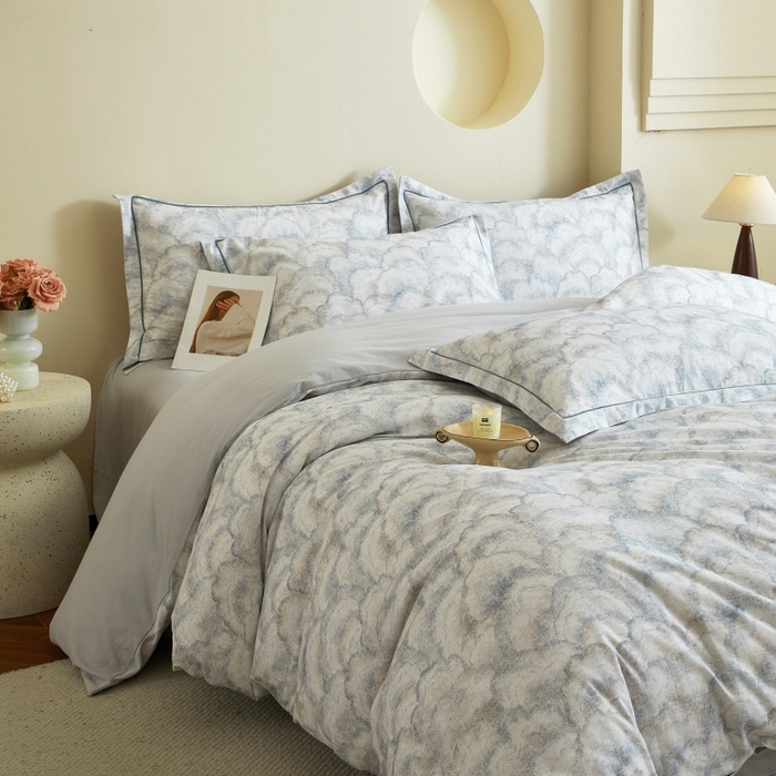 91家纺网 家纺一手货源 找家纺 沐白家居 2025新款全棉生态磨毛四件套雾林-浅灰