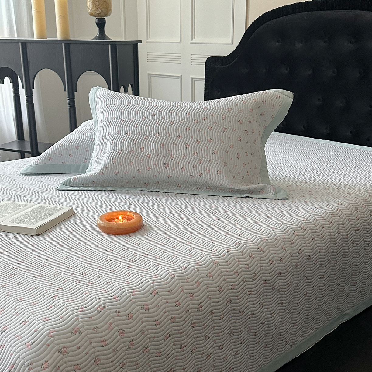 91家纺网 家纺一手货源 找家纺 麦伦家居 2025新款双面莫代尔天丝床盖 清雅-蓝