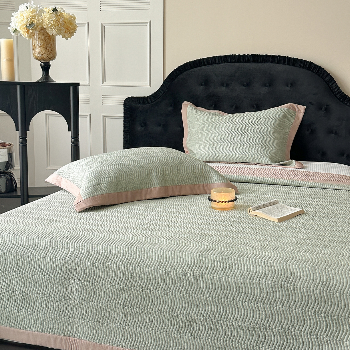 91家纺网 家纺一手货源 找家纺 麦伦家居 2025新款双面莫代尔天丝床盖 香岛巴黎