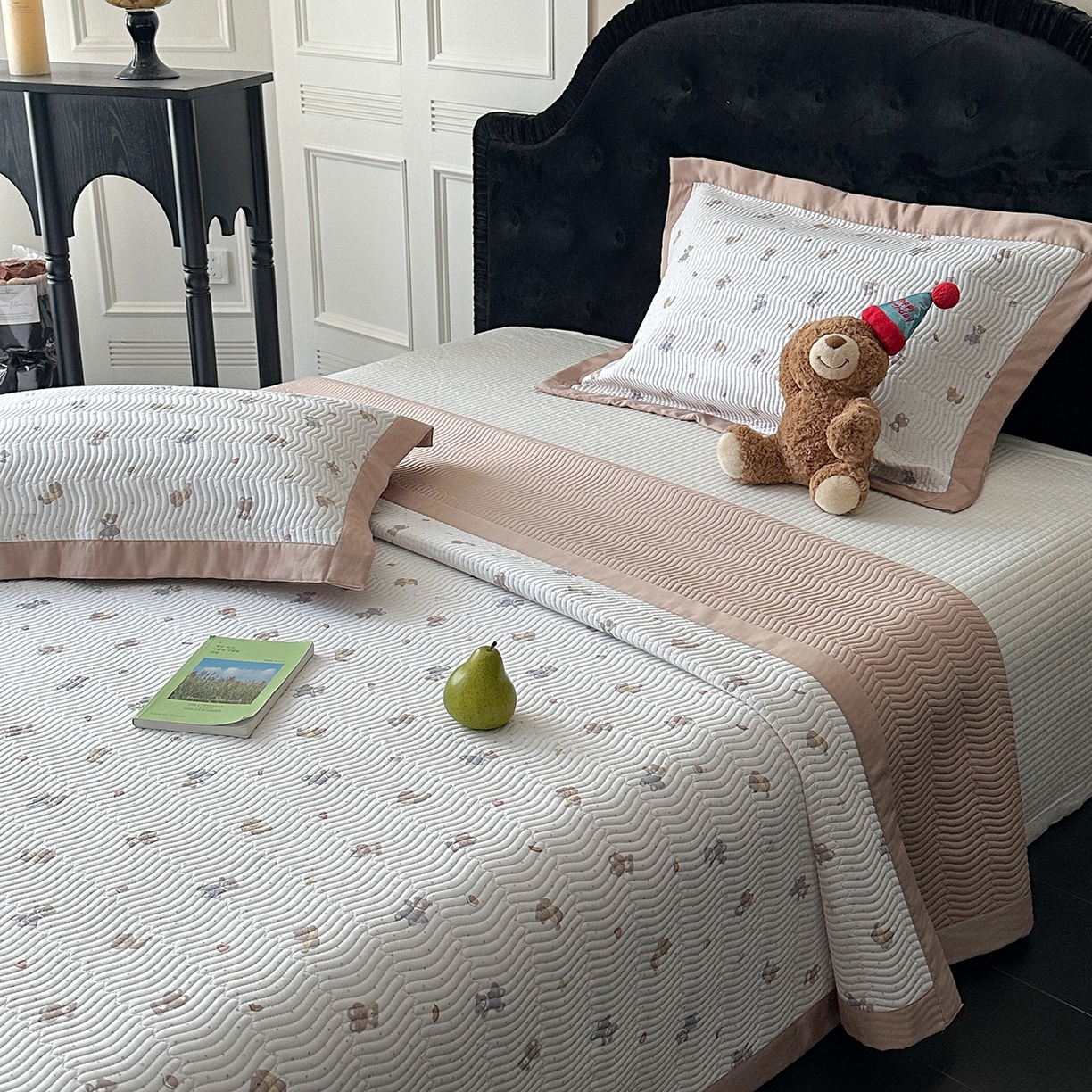 91家纺网 家纺一手货源 找家纺 麦伦家居 2025新款双面莫代尔天丝床盖 好梦熊