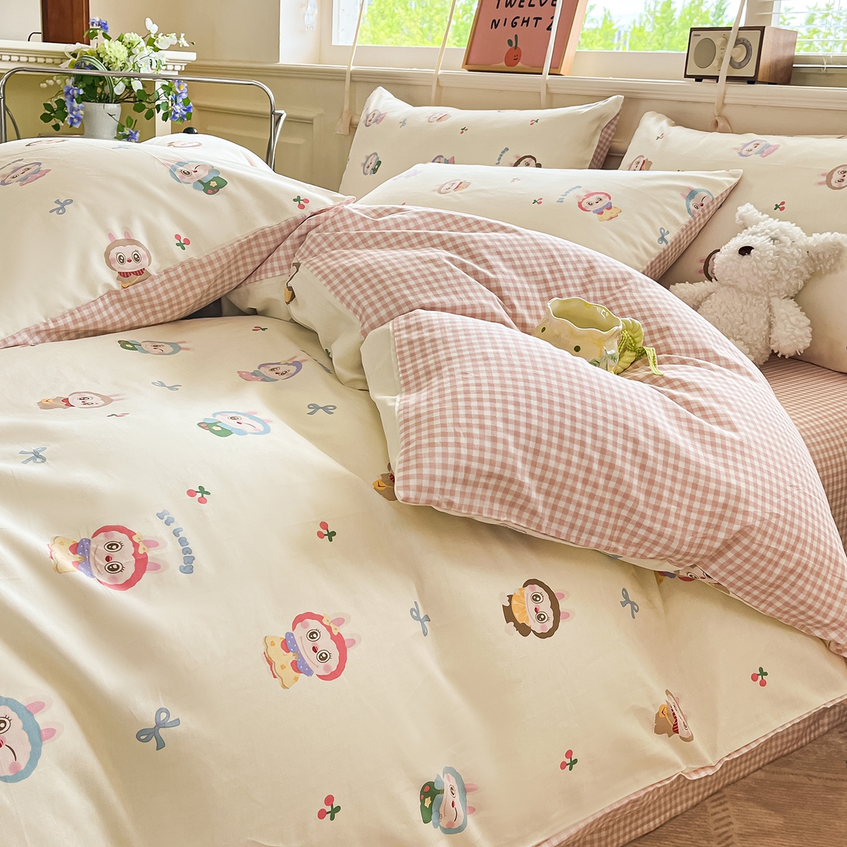 91家纺网 家纺一手货源 找家纺 麦伦家居 2025春夏新款全棉纯棉斜纹40s13372系列-小清新卡通 咘咘