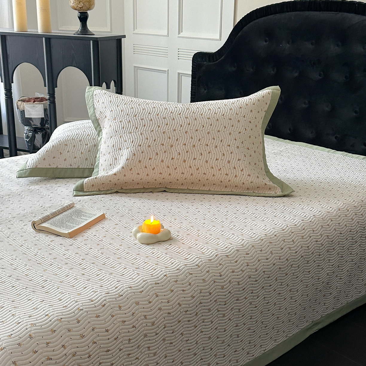 91家纺网 家纺一手货源 找家纺 麦伦家居 2025新款双面莫代尔天丝床盖 清雅-米