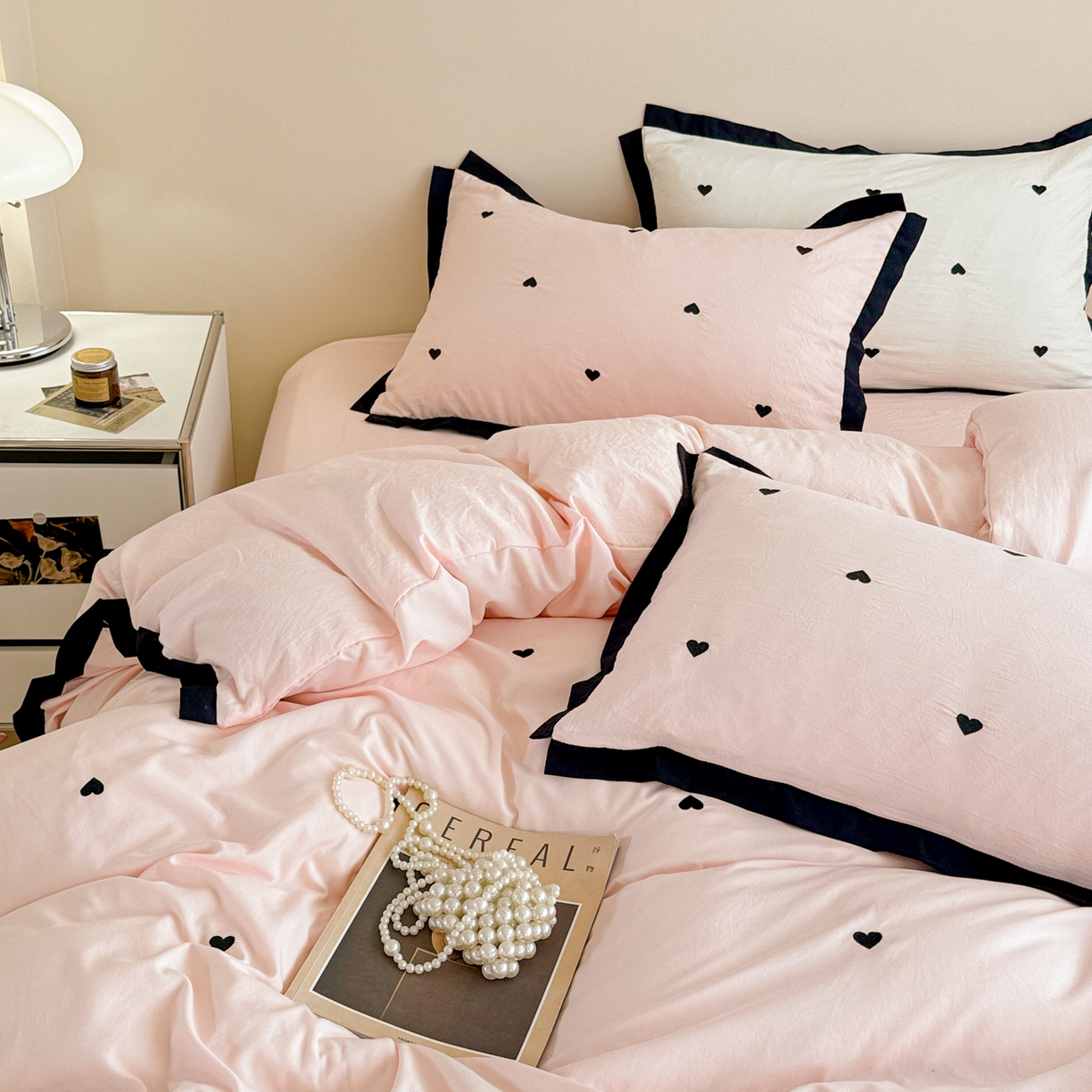 91家纺网 家纺一手货源 找家纺 米可 2025新款云朵棉刺绣花边款四件套 爱心-粉