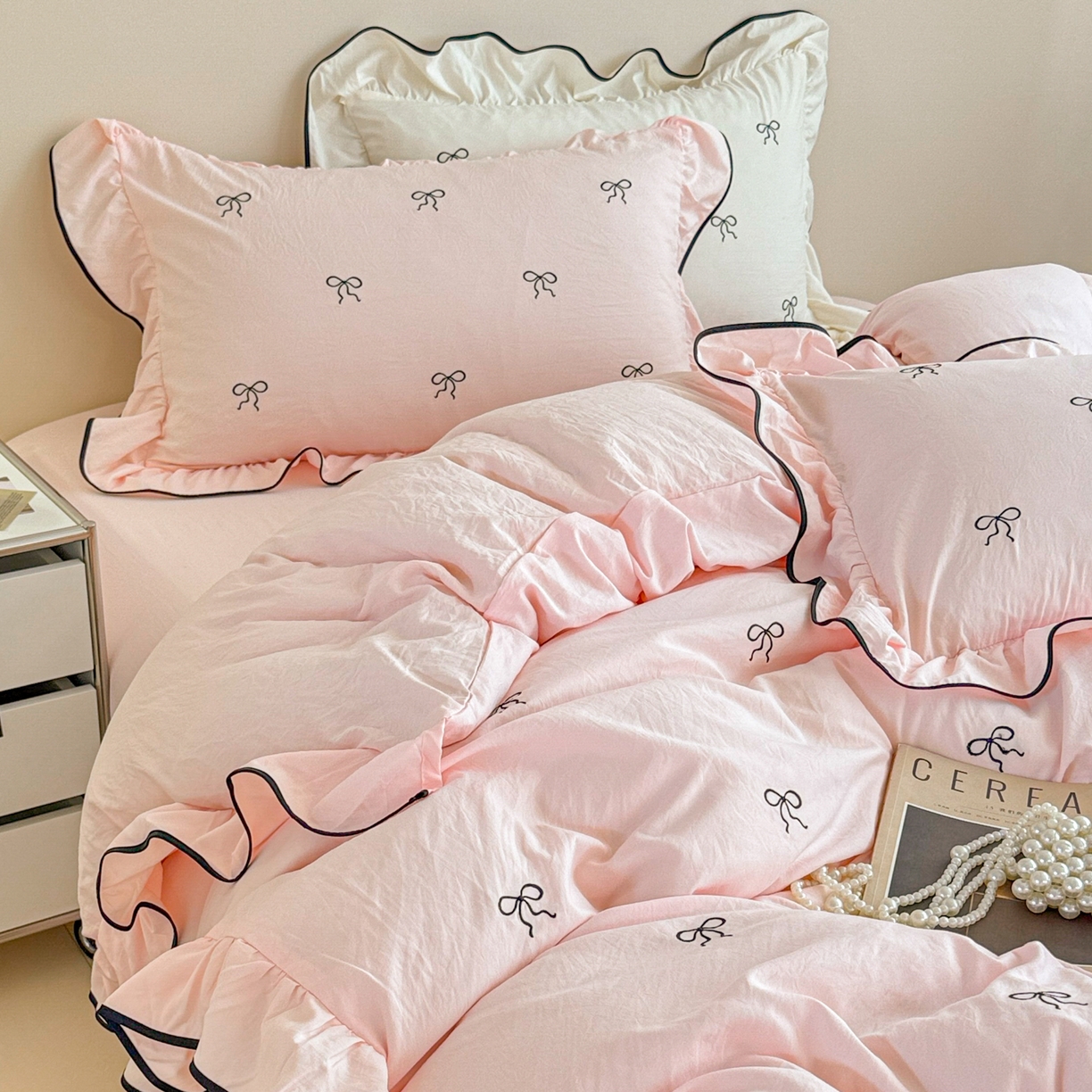 91家纺网 家纺一手货源 找家纺 米可 2025新款云朵棉刺绣花边款四件套 心动-粉