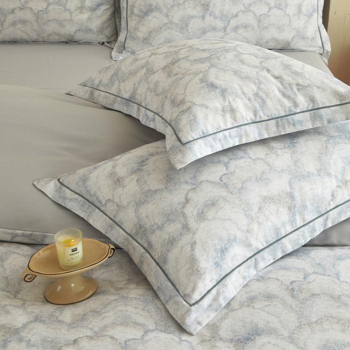 91家纺网 家纺一手货源 找家纺 沐白家居 2025新款全棉生态磨毛四件套雾林-浅灰