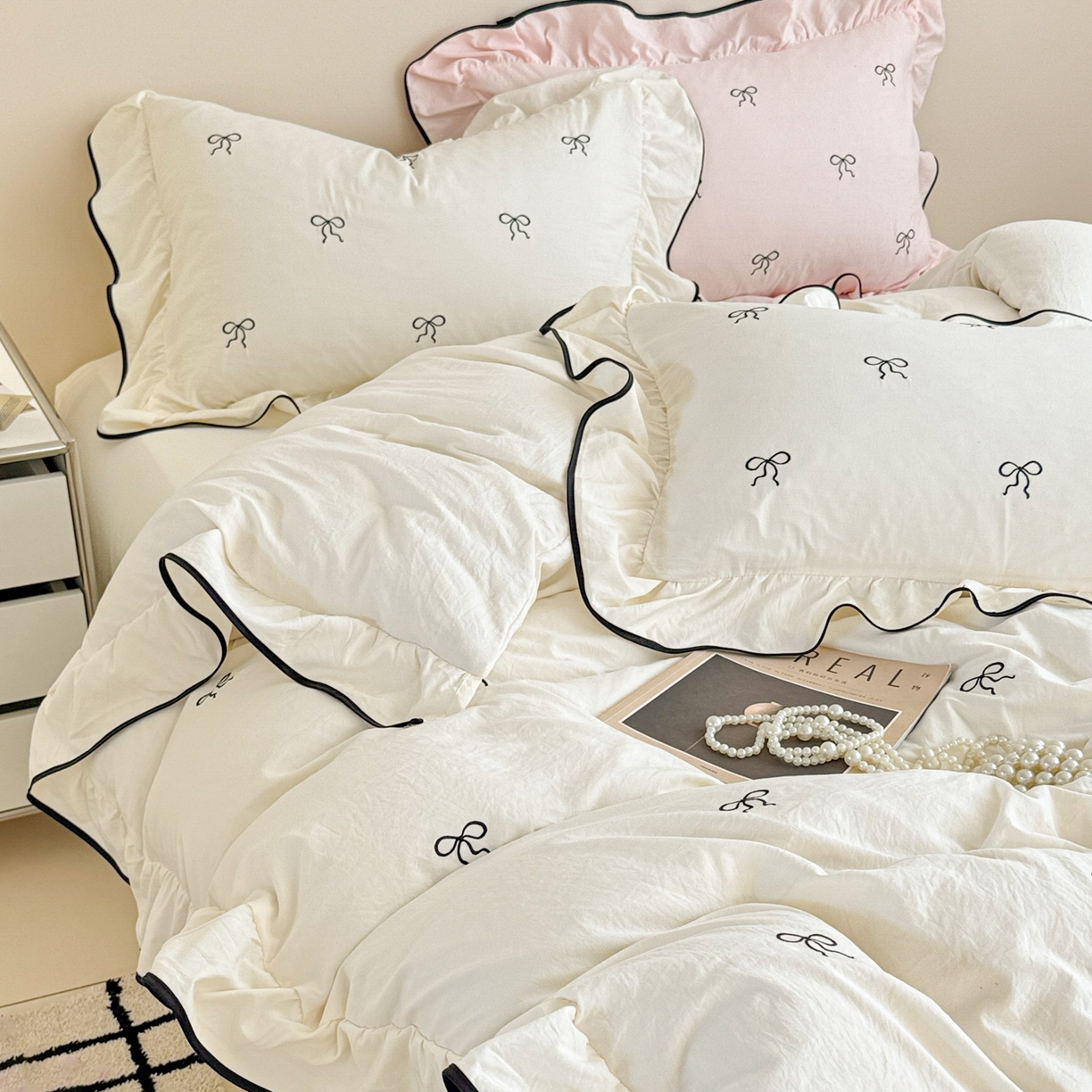 91家纺网 家纺一手货源 找家纺 米可 2025新款云朵棉刺绣花边款四件套 心动-白