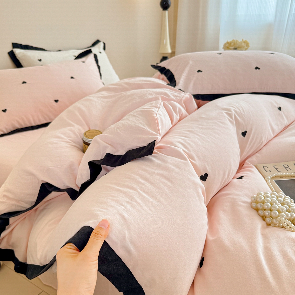 91家纺网 家纺一手货源 找家纺 米可 2025新款云朵棉刺绣花边款四件套 爱心-粉