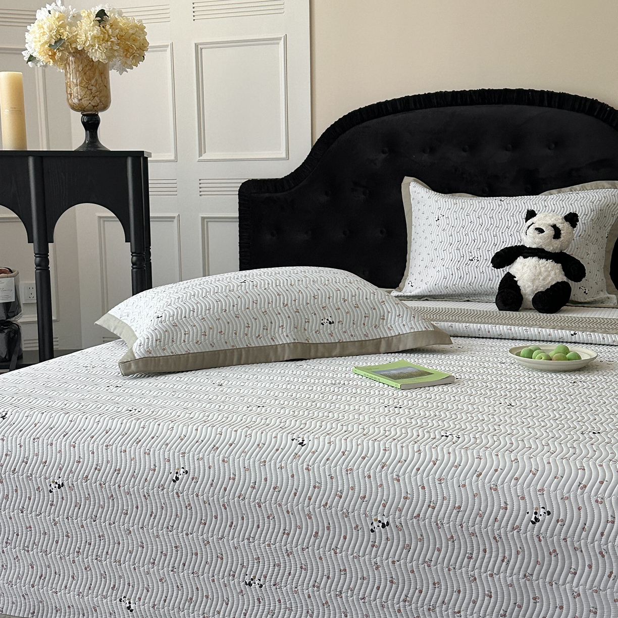 91家纺网 家纺一手货源 找家纺 麦伦家居 2025新款双面莫代尔天丝床盖 水果熊猫