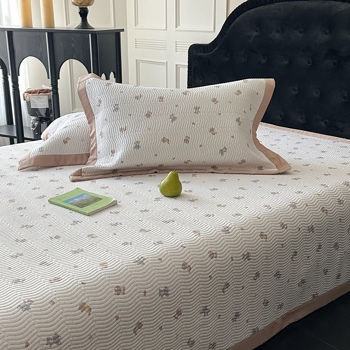 91家纺网 家纺一手货源 找家纺 麦伦家居 2025新款双面莫代尔天丝床盖 好梦熊