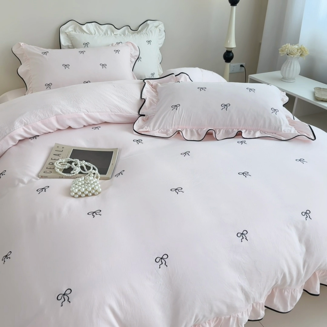 91家纺网 家纺一手货源 找家纺 米可 2025新款云朵棉刺绣花边款四件套 心动-粉