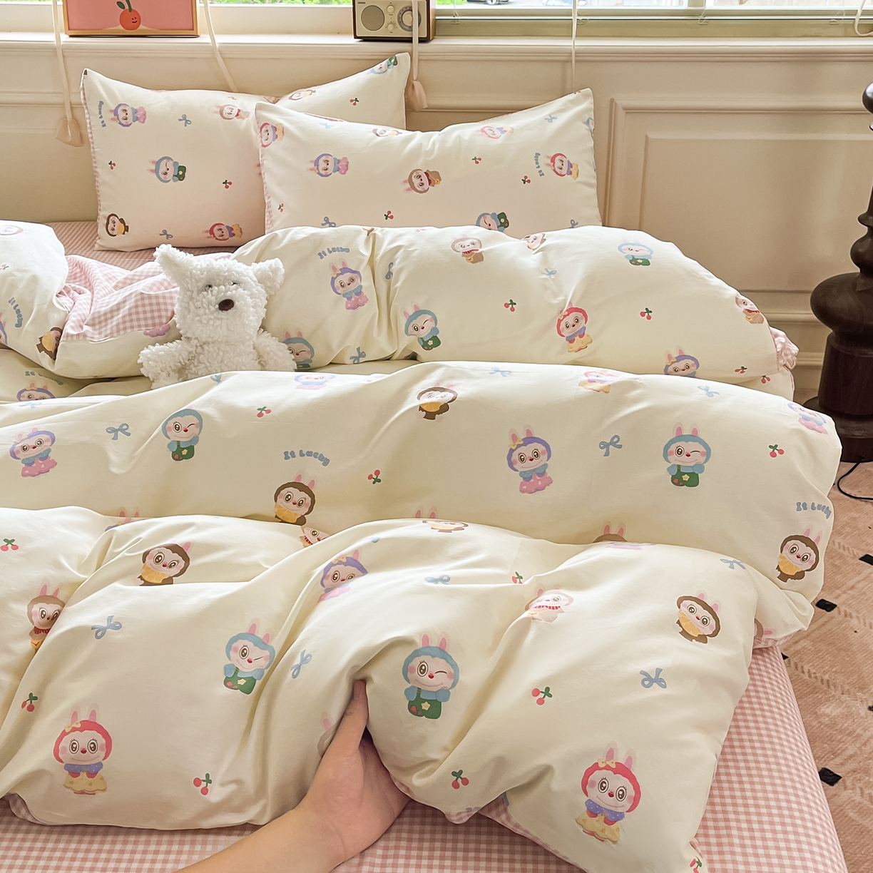 91家纺网 家纺一手货源 找家纺 麦伦家居 2025春夏新款全棉纯棉斜纹40s13372系列-小清新卡通 咘咘