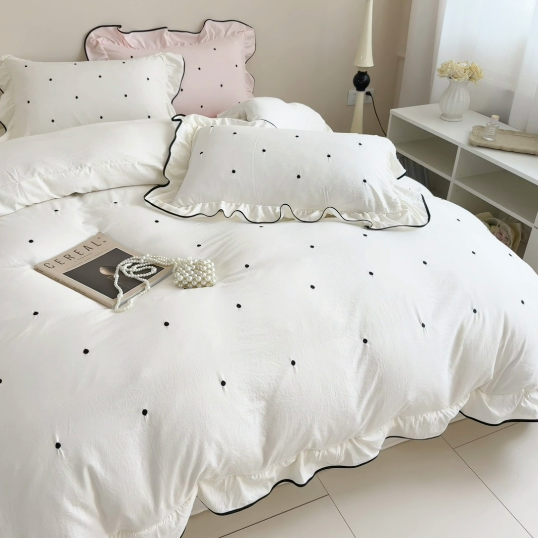 91家纺网 家纺一手货源 找家纺 米可 2025新款云朵棉刺绣花边款四件套 波点-白