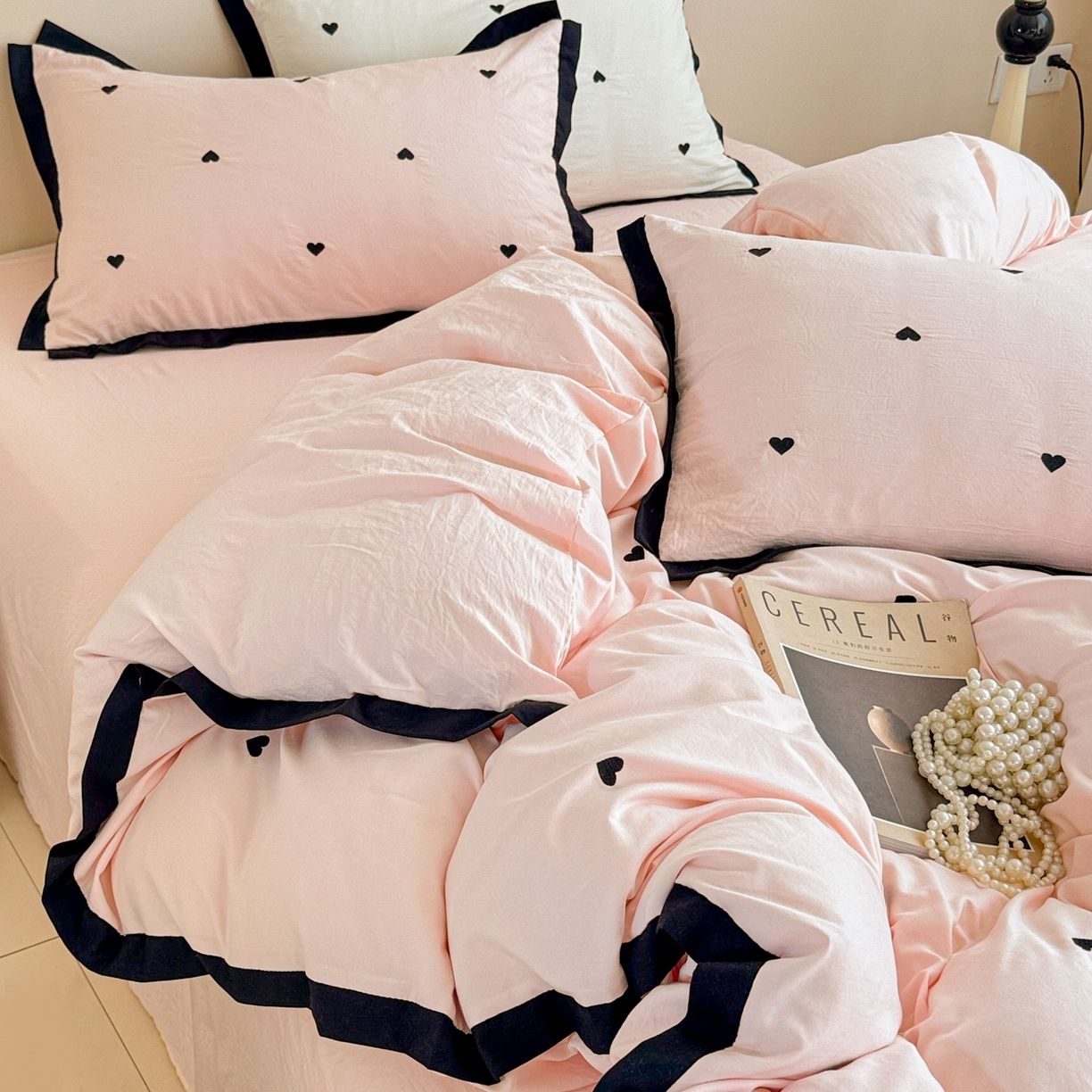 91家纺网 家纺一手货源 找家纺 米可 2025新款云朵棉刺绣花边款四件套 爱心-粉