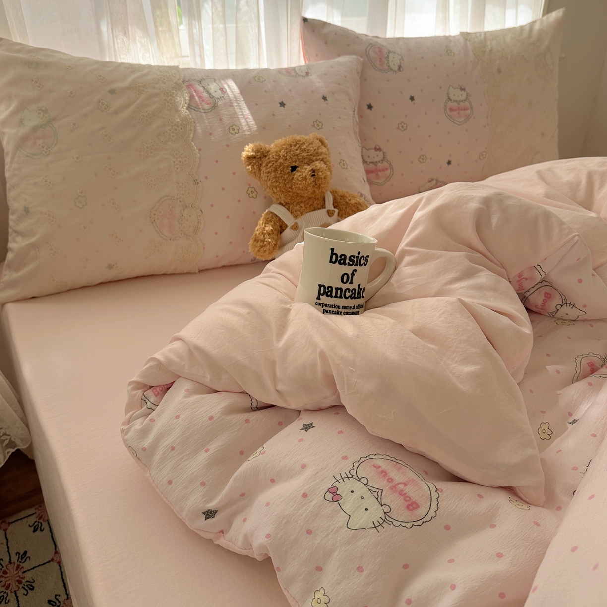 91家纺网 家纺一手货源 找家纺 顾里家纺 2025新款蕾丝花边卡哇伊云感皱皱纱四件套套件 爱心猫咪粉