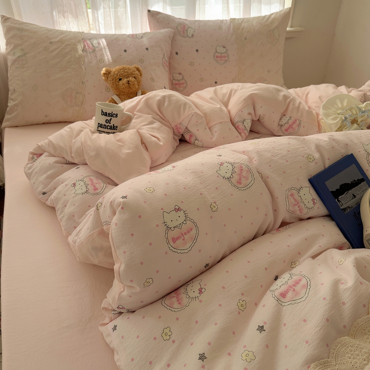 91家纺网 家纺一手货源 找家纺 顾里家纺 2025新款蕾丝花边卡哇伊云感皱皱纱四件套套件 爱心猫咪粉