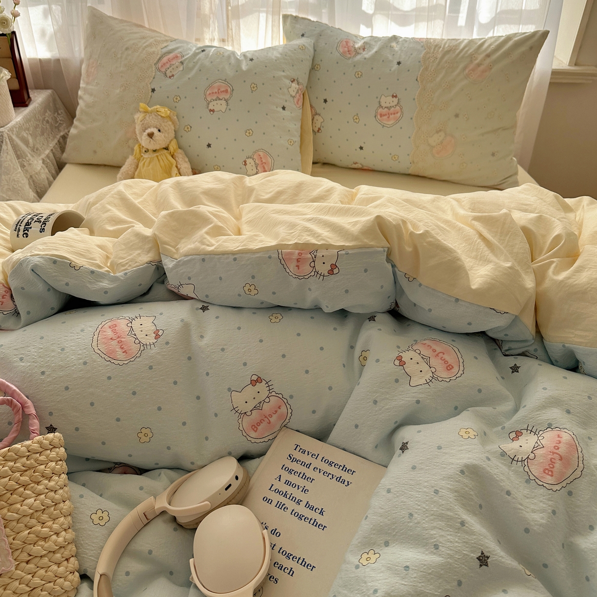 91家纺网 家纺一手货源 找家纺 顾里家纺 2025新款蕾丝花边卡哇伊云感皱皱纱四件套套件 爱心猫咪蓝