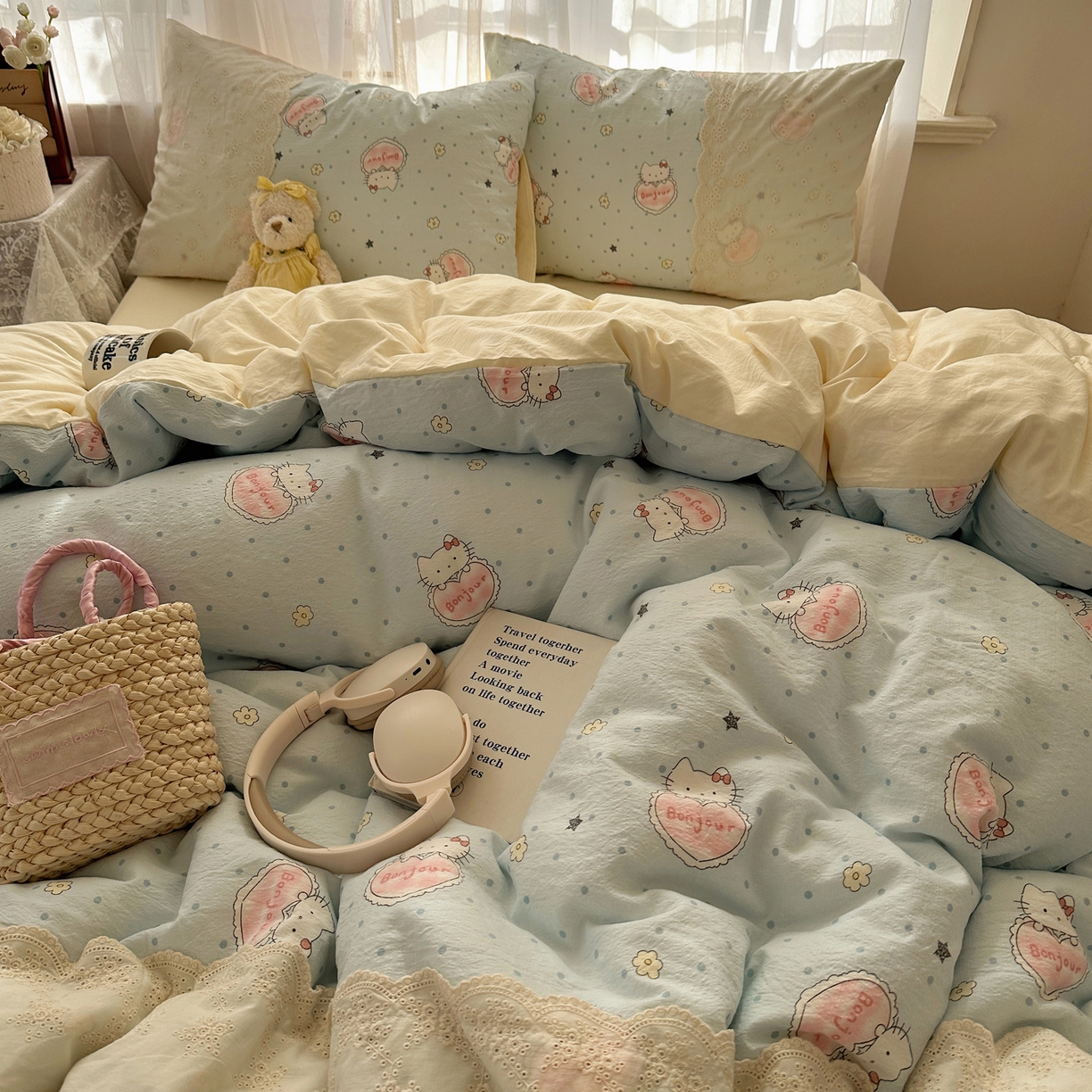 91家纺网 家纺一手货源 找家纺 顾里家纺 2025新款蕾丝花边卡哇伊云感皱皱纱四件套套件 爱心猫咪蓝