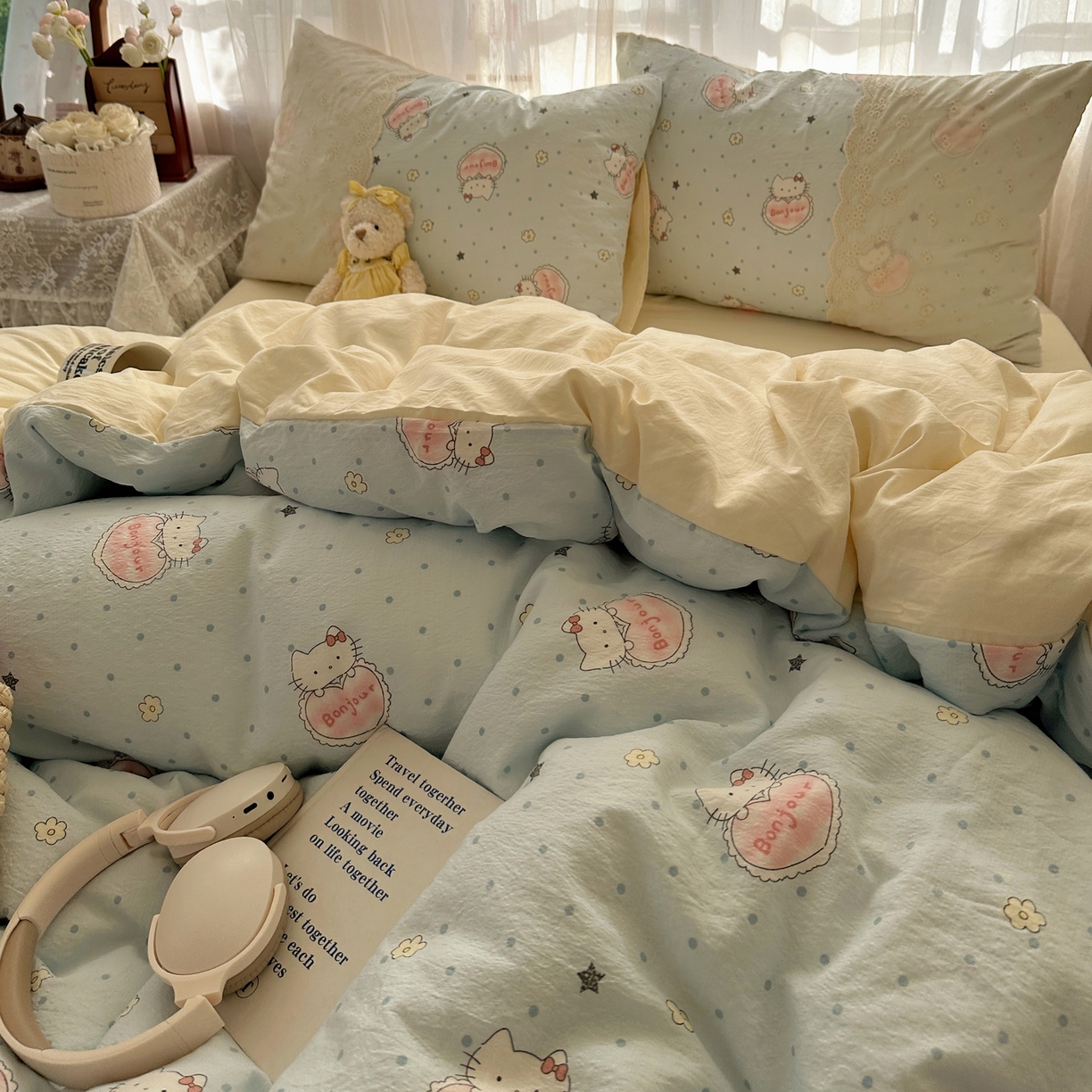 91家纺网 家纺一手货源 找家纺 顾里家纺 2025新款蕾丝花边卡哇伊云感皱皱纱四件套套件 爱心猫咪蓝