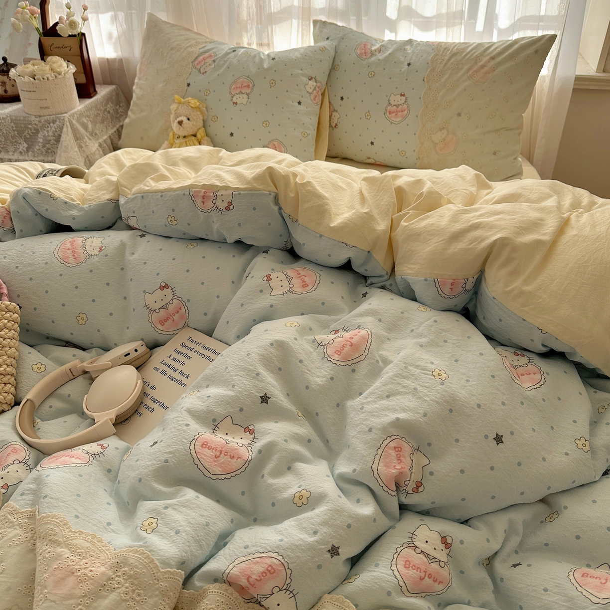 91家纺网 家纺一手货源 找家纺 顾里家纺 2025新款蕾丝花边卡哇伊云感皱皱纱四件套套件 爱心猫咪蓝