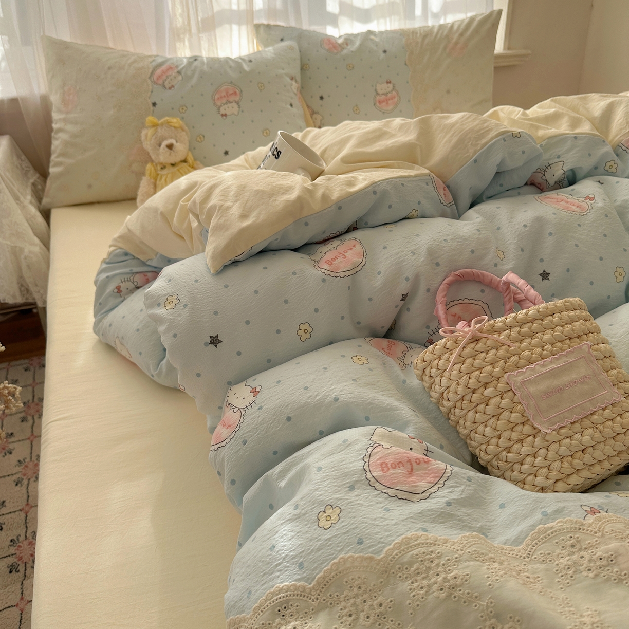 91家纺网 家纺一手货源 找家纺 顾里家纺 2025新款蕾丝花边卡哇伊云感皱皱纱四件套套件 爱心猫咪蓝