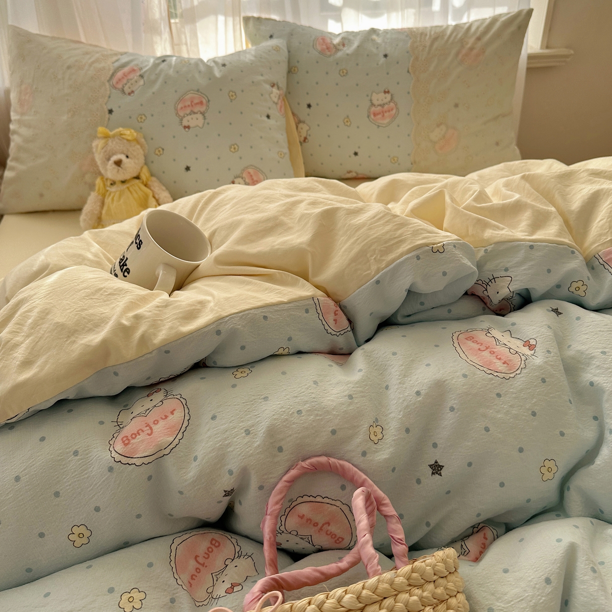 91家纺网 家纺一手货源 找家纺 顾里家纺 2025新款蕾丝花边卡哇伊云感皱皱纱四件套套件 爱心猫咪蓝