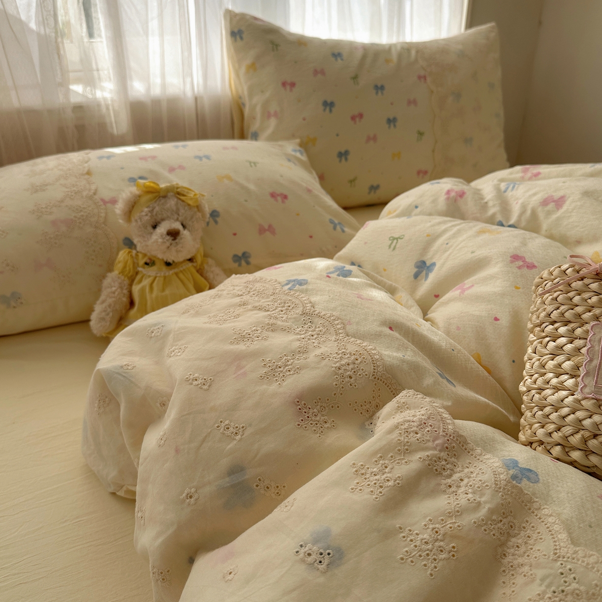 91家纺网 家纺一手货源 找家纺 顾里家纺 2025新款蕾丝花边卡哇伊云感皱皱纱四件套套件 彩蝴蝶结