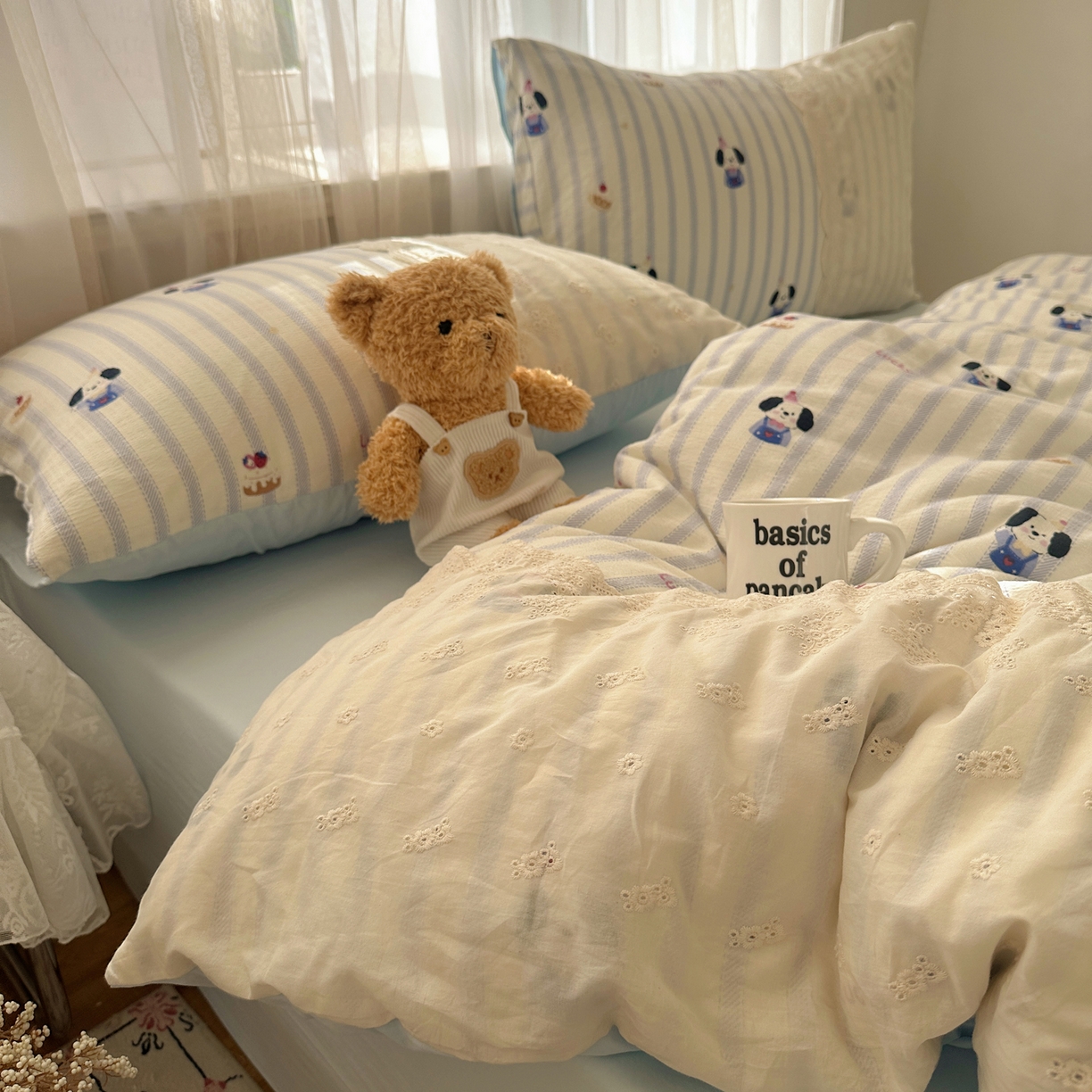 91家纺网 家纺一手货源 找家纺 顾里家纺 2025新款蕾丝花边卡哇伊云感皱皱纱四件套套件 蛋糕狗