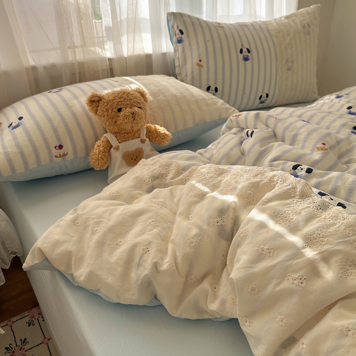 91家纺网 家纺一手货源 找家纺 顾里家纺 2025新款蕾丝花边卡哇伊云感皱皱纱四件套套件 蛋糕狗