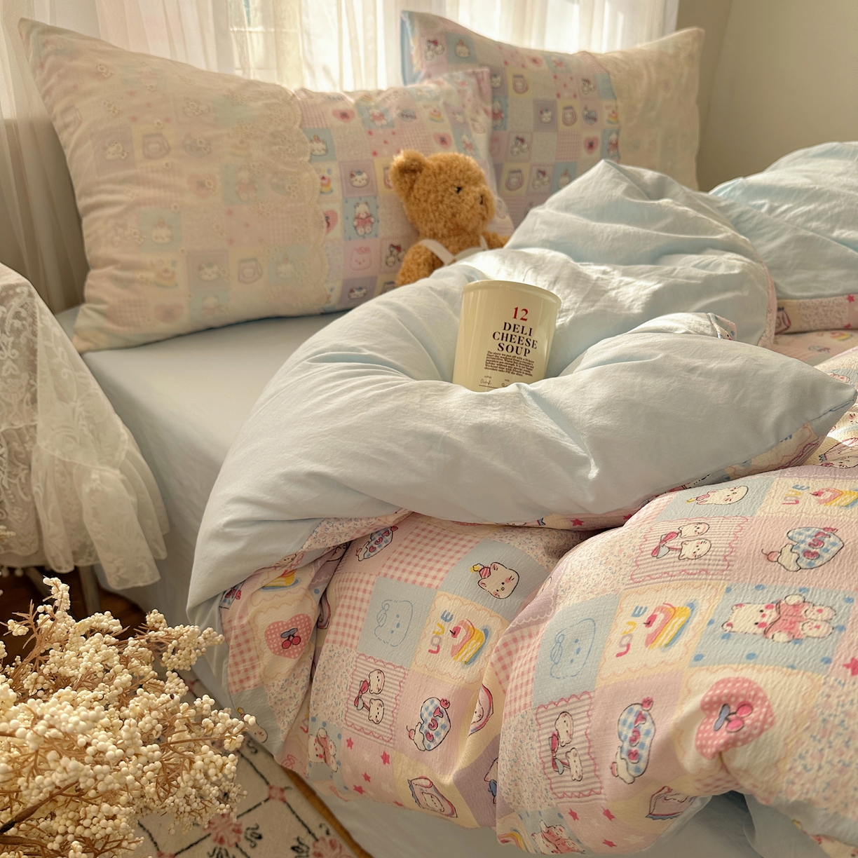 91家纺网 家纺一手货源 找家纺 顾里家纺 2025新款蕾丝花边卡哇伊云感皱皱纱四件套套件 猫咪消消乐