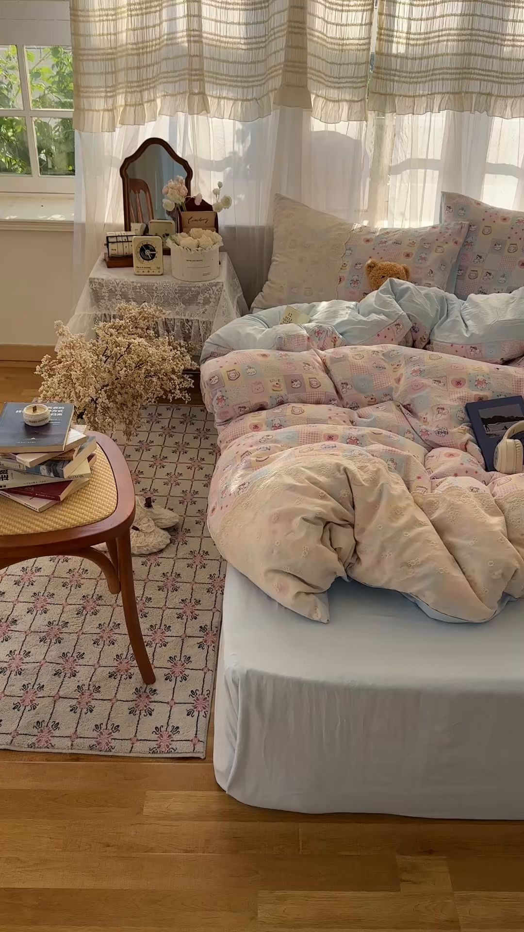 91家纺网 家纺一手货源 找家纺 顾里家纺 2025新款蕾丝花边卡哇伊云感皱皱纱四件套套件 猫咪消消乐