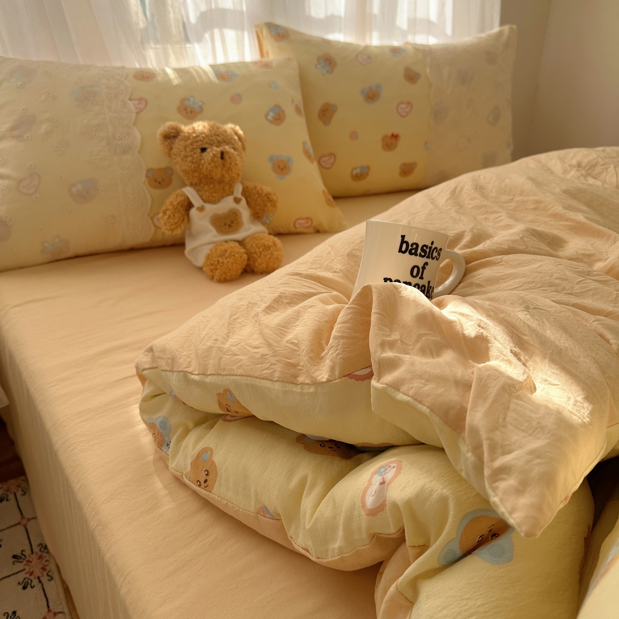 91家纺网 家纺一手货源 找家纺 顾里家纺 2025新款蕾丝花边卡哇伊云感皱皱纱四件套套件 奶萌黄熊