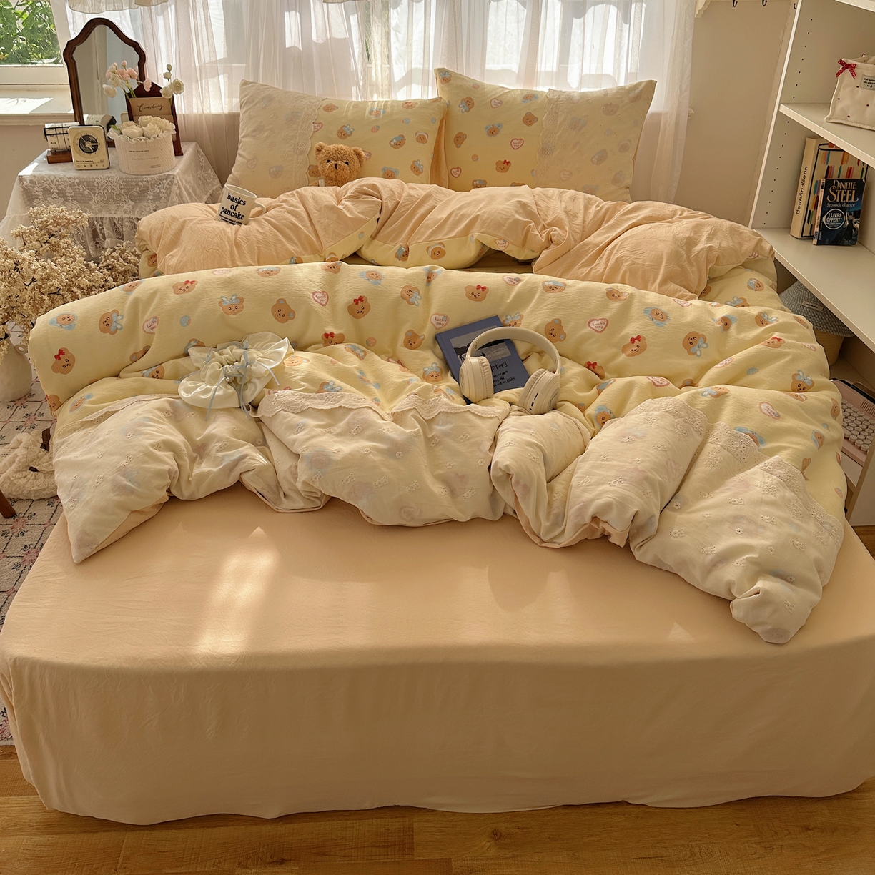 91家纺网 家纺一手货源 找家纺 顾里家纺 2025新款蕾丝花边卡哇伊云感皱皱纱四件套套件 奶萌黄熊