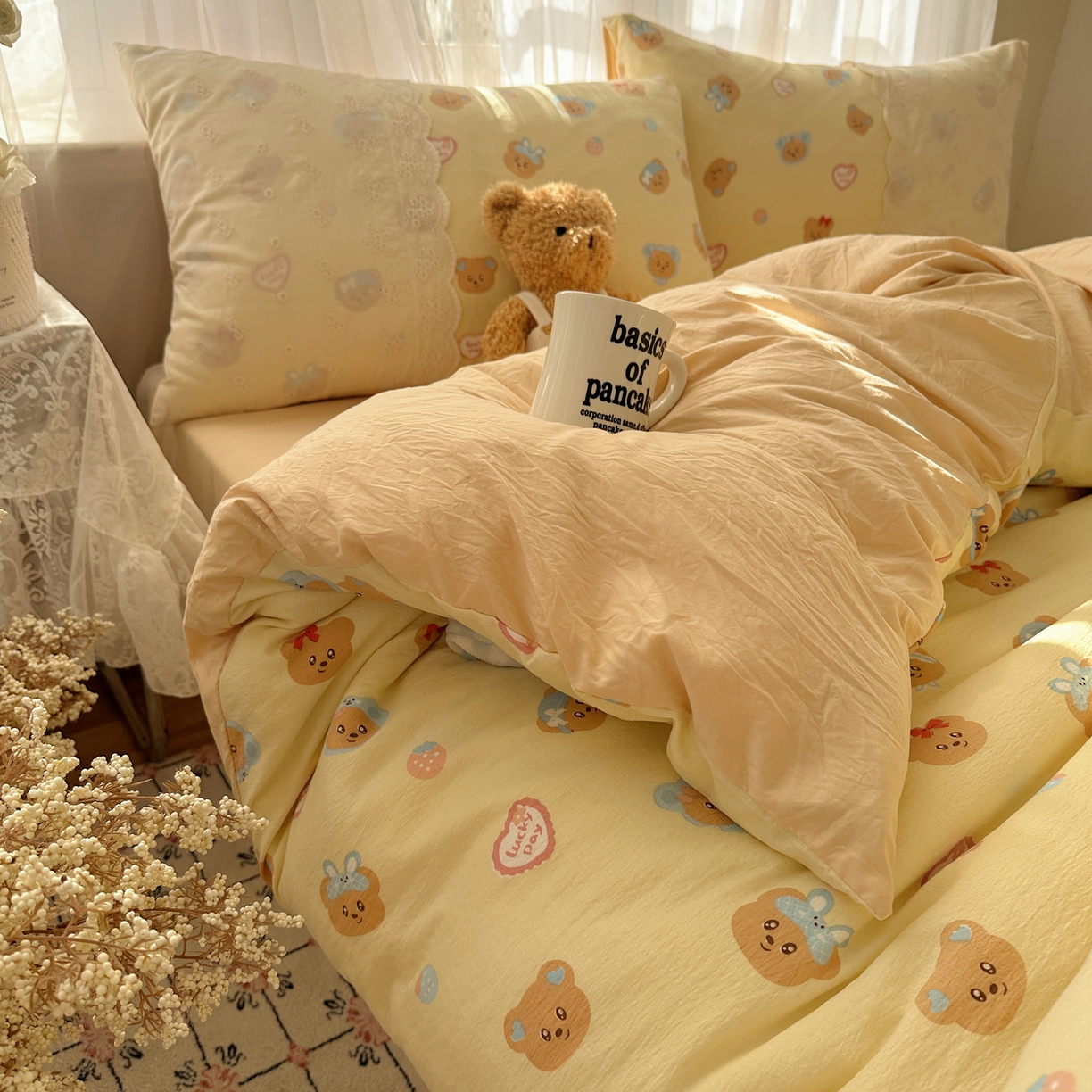 91家纺网 家纺一手货源 找家纺 顾里家纺 2025新款蕾丝花边卡哇伊云感皱皱纱四件套套件 奶萌黄熊