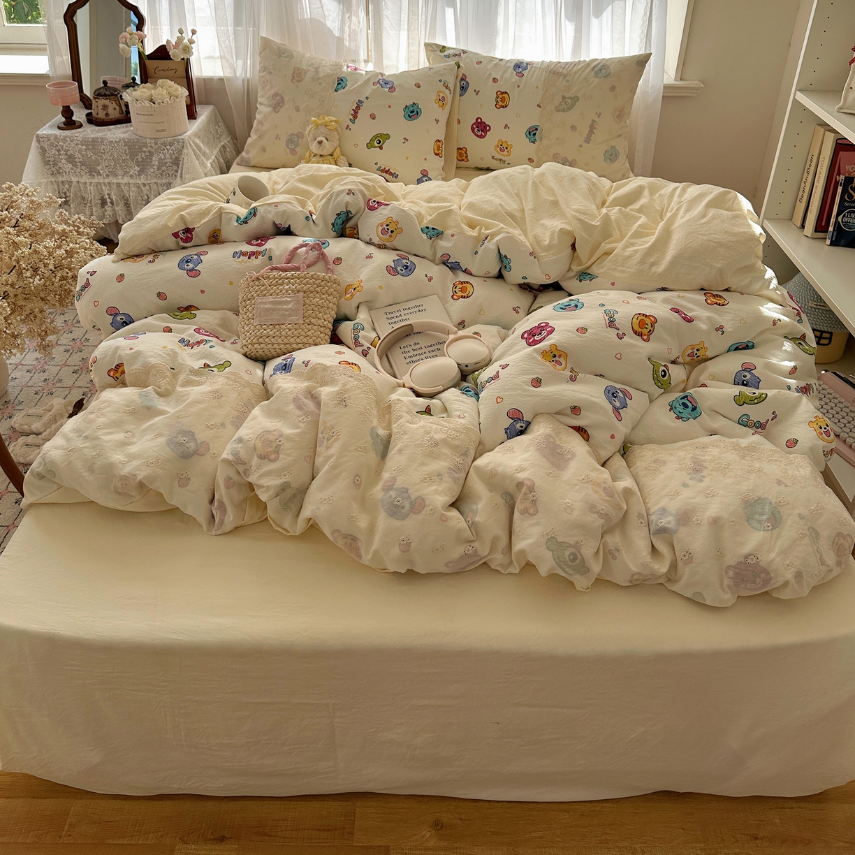 91家纺网 家纺一手货源 找家纺 顾里家纺 2025新款蕾丝花边卡哇伊云感皱皱纱四件套套件 童年时光