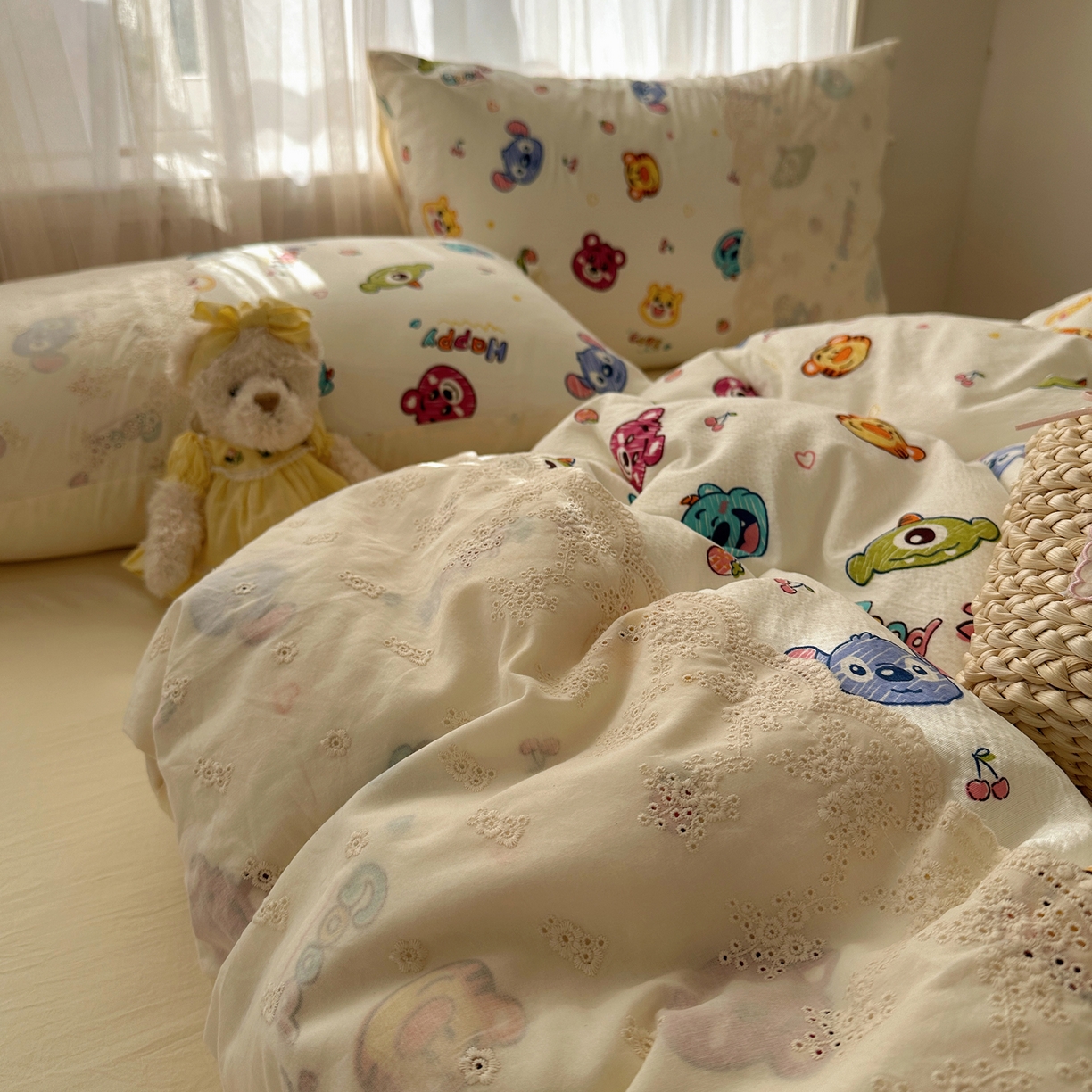 91家纺网 家纺一手货源 找家纺 顾里家纺 2025新款蕾丝花边卡哇伊云感皱皱纱四件套套件 童年时光