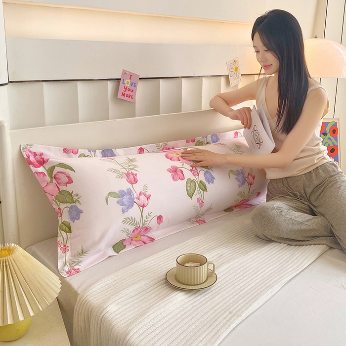 91家纺网 家纺一手货源 找家纺 芯宜佳 2025新款小清新斜纹印花双人枕套 瑰丽山茶