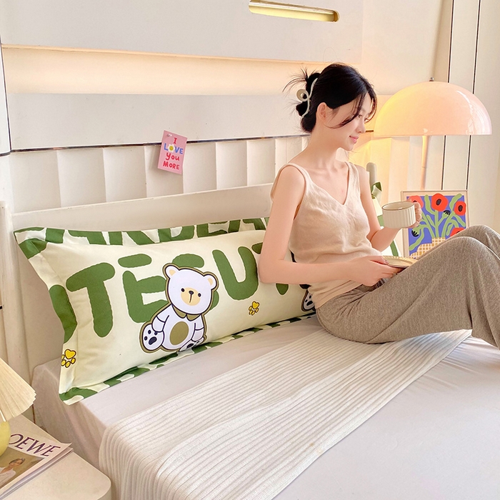 91家纺网 家纺一手货源 找家纺 芯宜佳 2025新款小清新斜纹印花双人枕套 熊宝