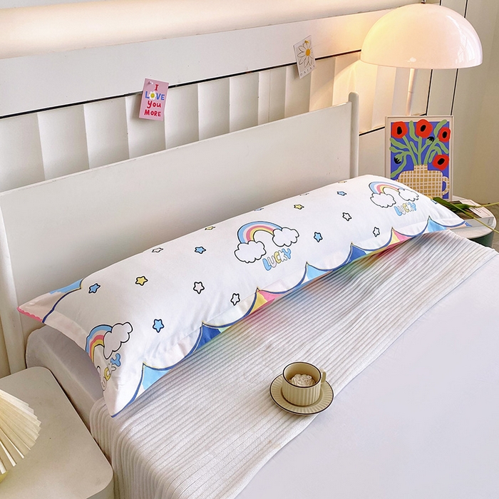 91家纺网 家纺一手货源 找家纺 芯宜佳 2025新款小清新斜纹印花双人枕套 彩虹桥