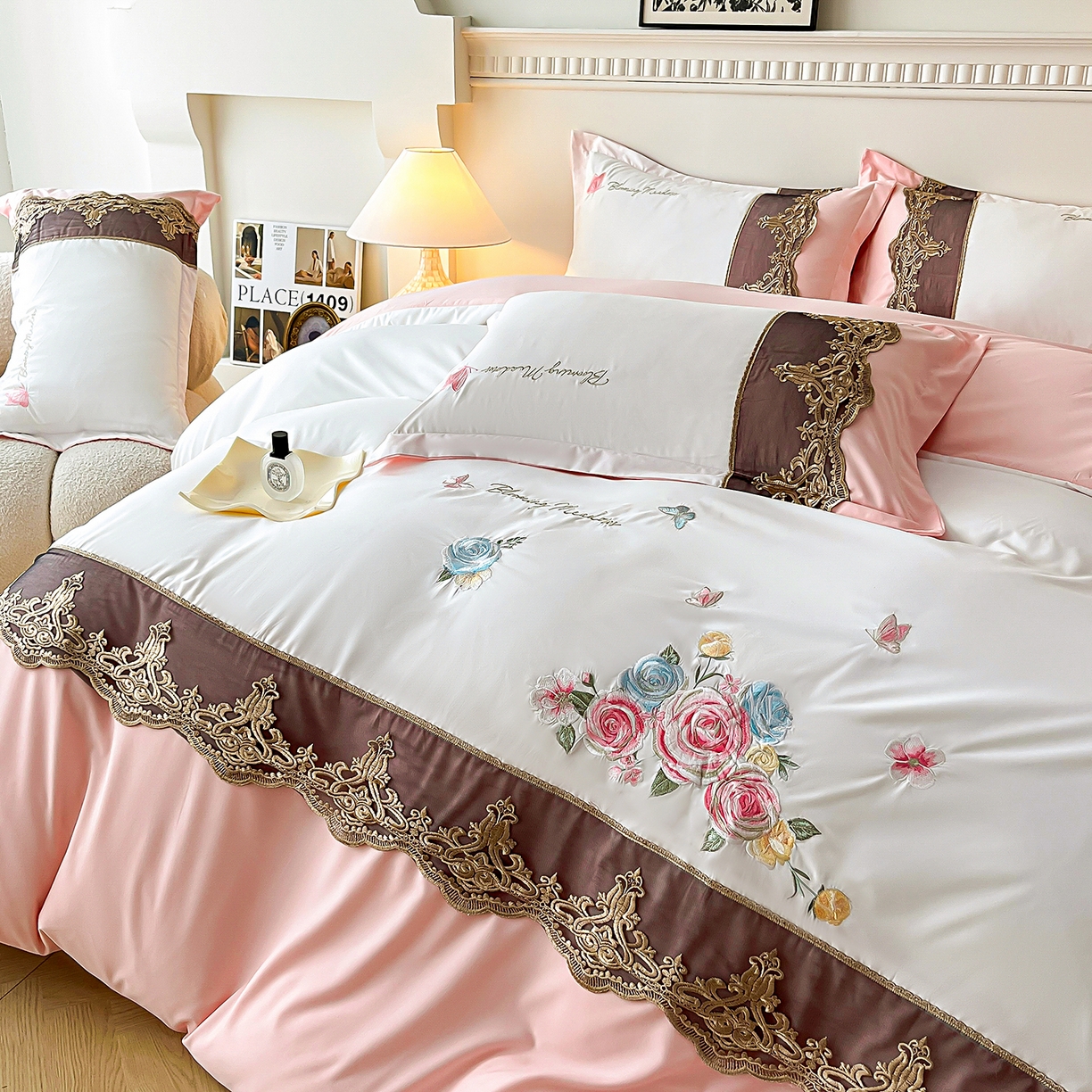 91家纺网 家纺一手货源 找家纺 （总）艺玲家纺 2025新款轻奢高级感亲肤棉床单床盖床笠少女心刺绣四件套