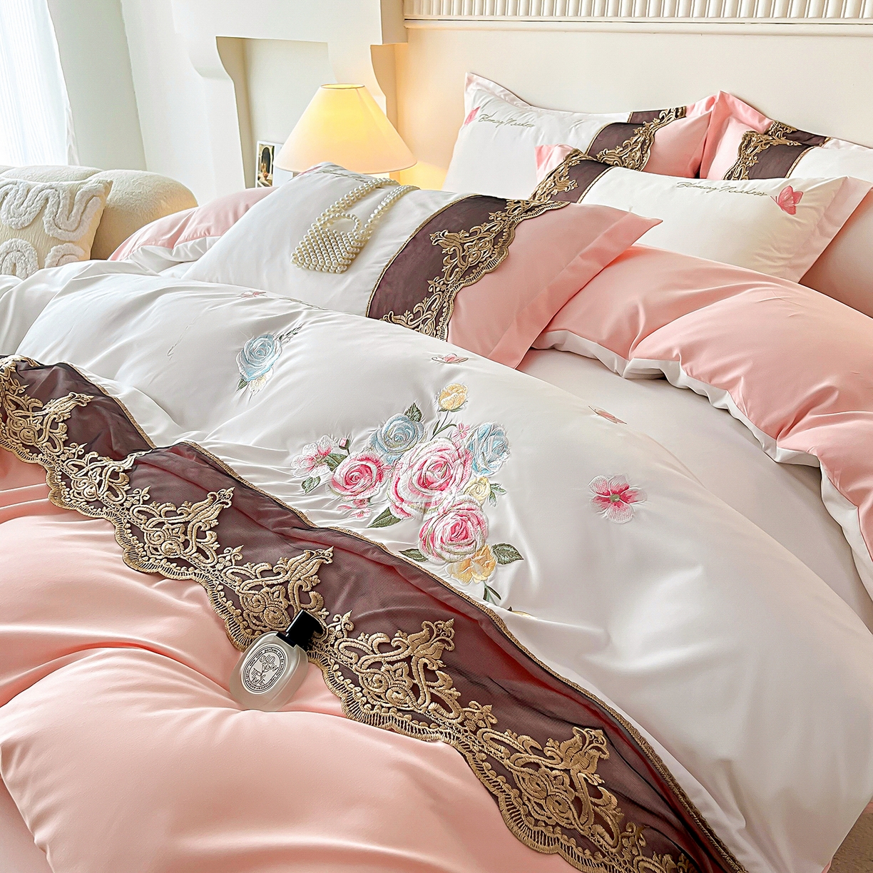 91家纺网 家纺一手货源 找家纺 （总）艺玲家纺 2025新款轻奢高级感亲肤棉床单床盖床笠少女心刺绣四件套