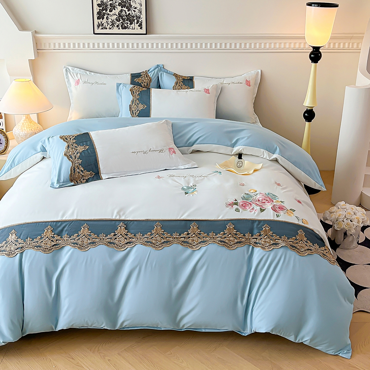 91家纺网 家纺一手货源 找家纺 艺玲家纺 2025新款轻奢高级感亲肤棉床单床盖床笠少女心刺绣四件套 花开半夏-蓝