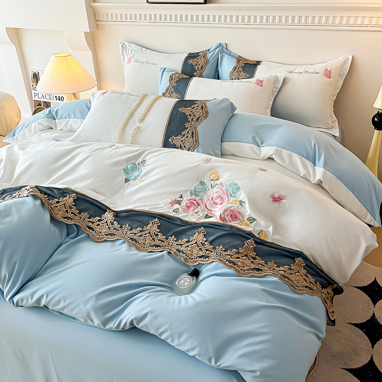 91家纺网 家纺一手货源 找家纺 艺玲家纺 2025新款轻奢高级感亲肤棉床单床盖床笠少女心刺绣四件套 花开半夏-蓝