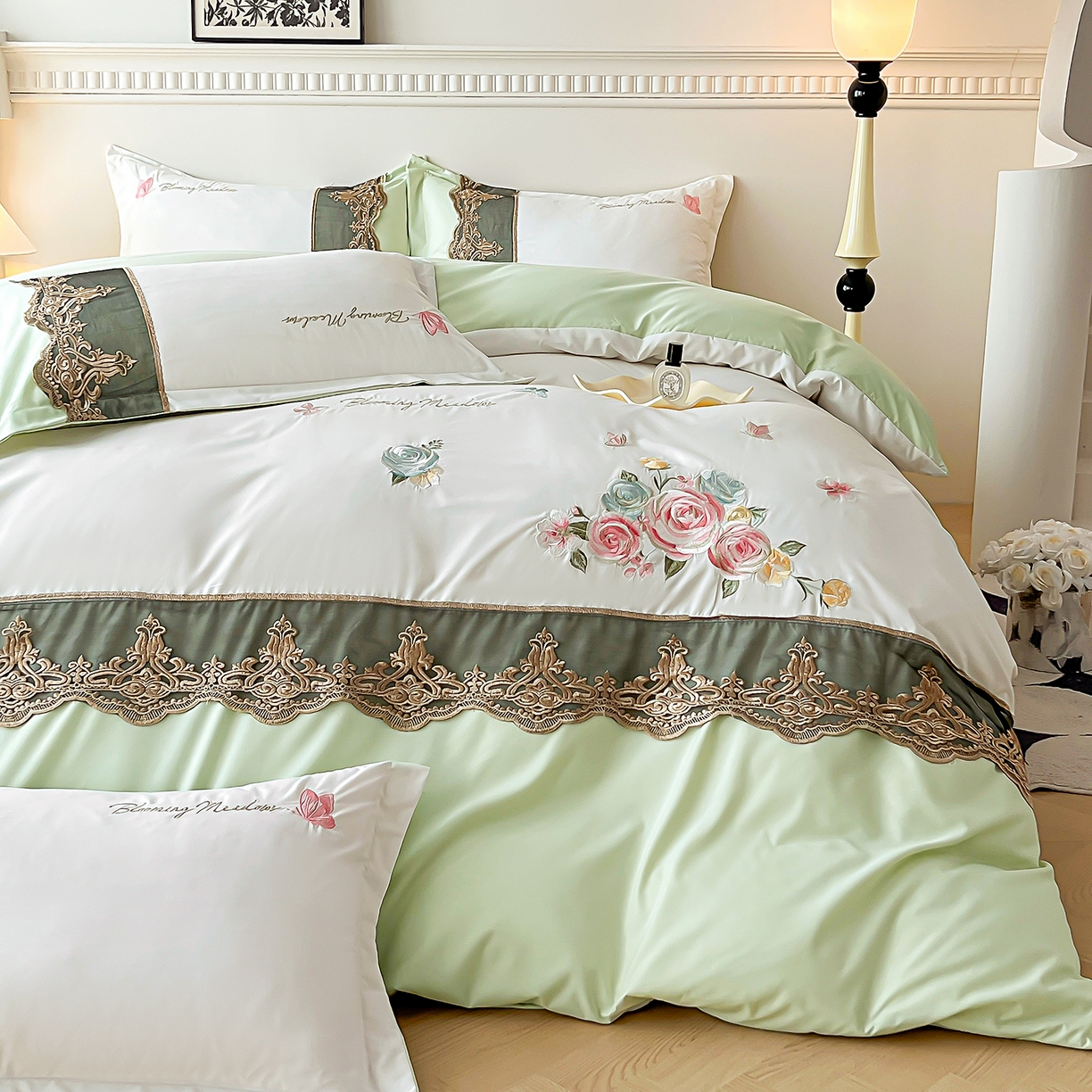 91家纺网 家纺一手货源 找家纺 艺玲家纺 2025新款轻奢高级感亲肤棉床单床盖床笠少女心刺绣四件套 花开半夏-绿