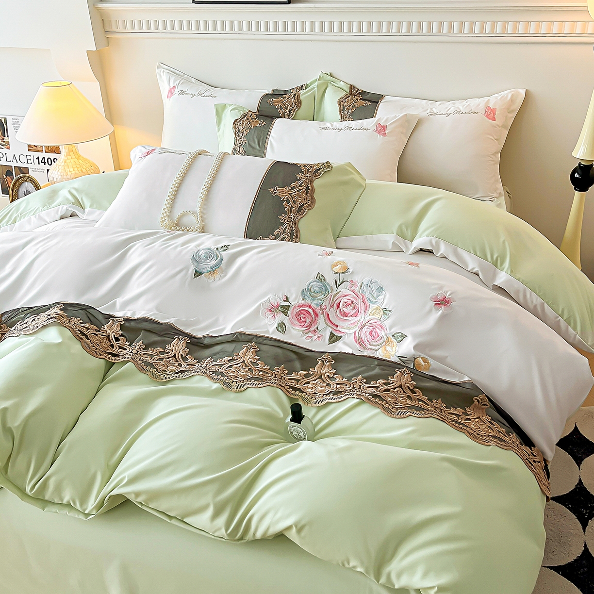 91家纺网 家纺一手货源 找家纺 艺玲家纺 2025新款轻奢高级感亲肤棉床单床盖床笠少女心刺绣四件套 花开半夏-绿