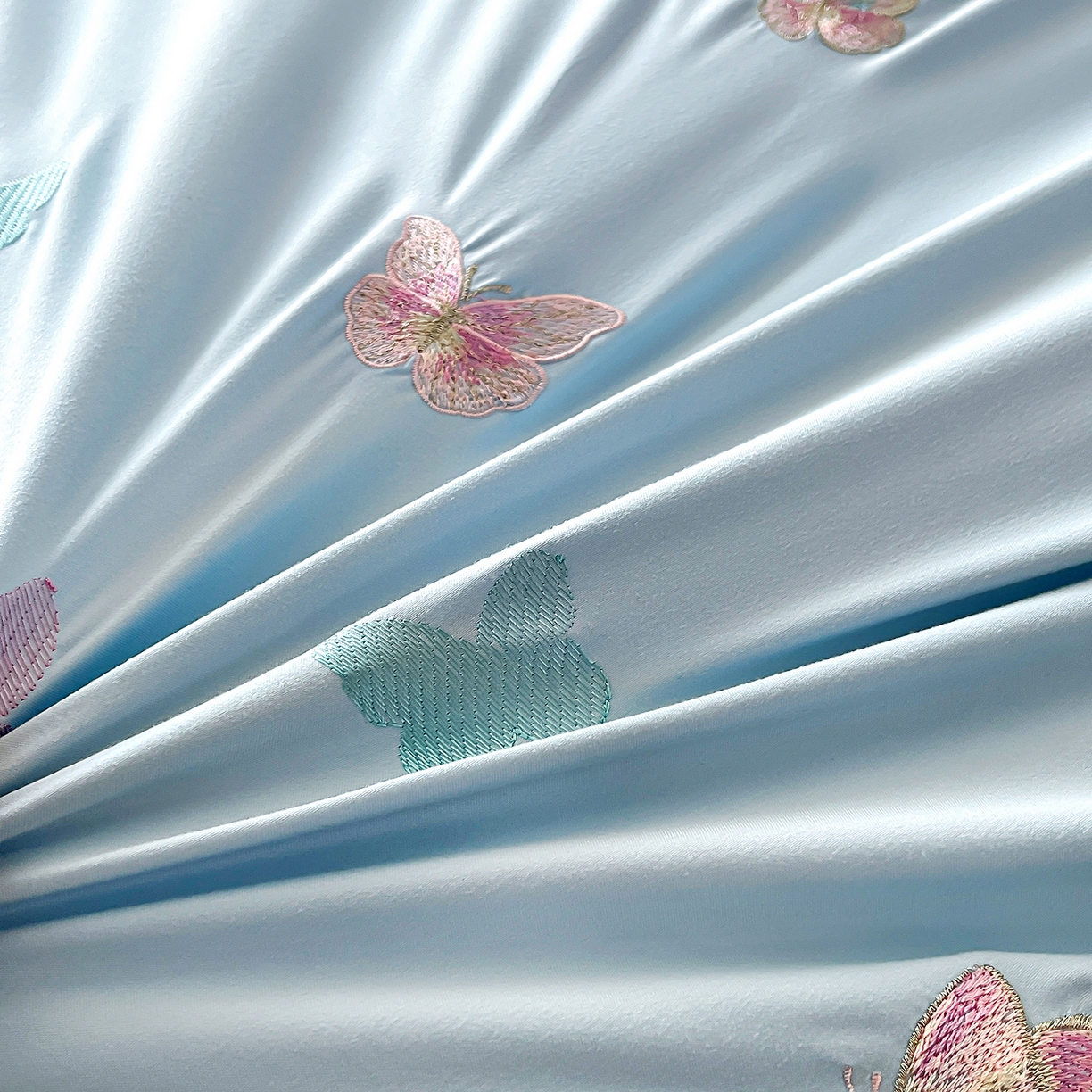 91家纺网 家纺一手货源 找家纺 艺玲家纺 2025新款轻奢高级感亲肤棉床单床盖床笠少女心刺绣四件套 蝴蝶梦-蓝