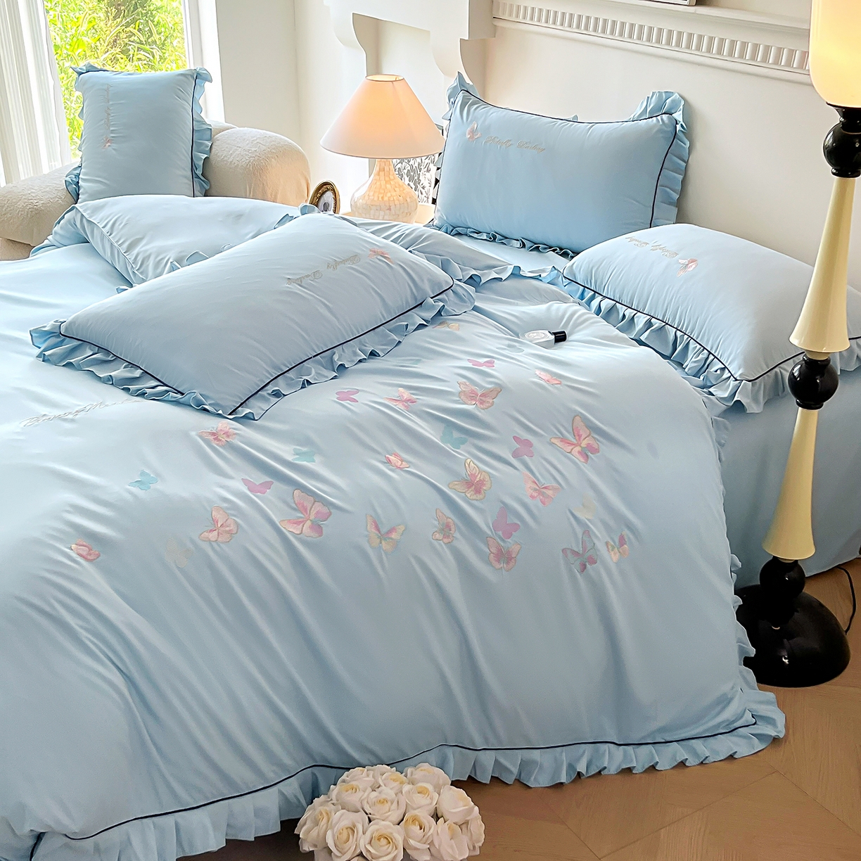 91家纺网 家纺一手货源 找家纺 艺玲家纺 2025新款轻奢高级感亲肤棉床单床盖床笠少女心刺绣四件套 蝴蝶梦-蓝