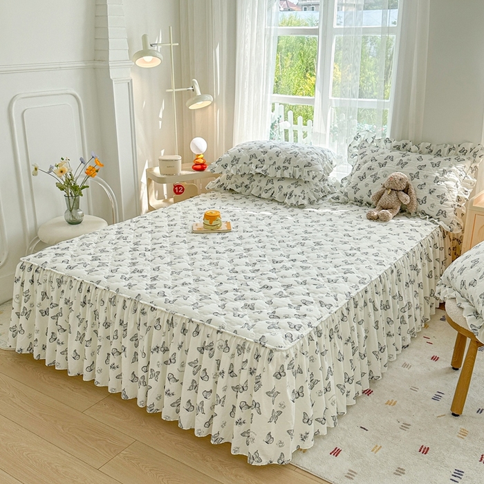 91家纺网 家纺一手货源 找家纺 忘忧草 2025新款亲肤水洗棉夹棉床裙--小清新系列 蝶恋花