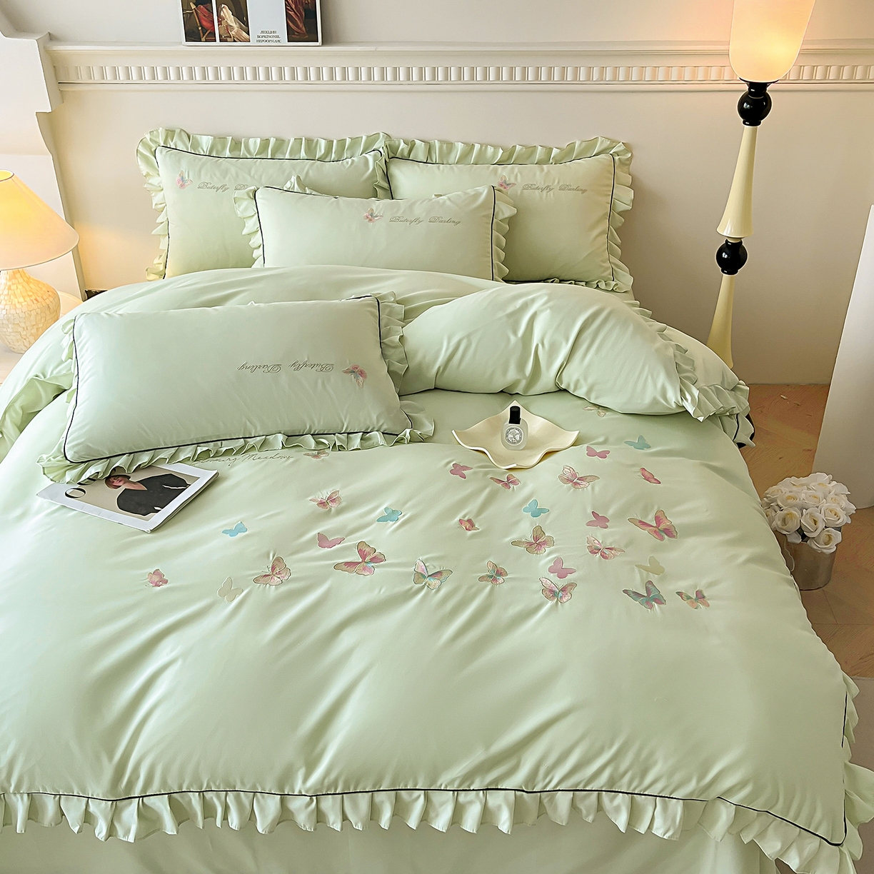 91家纺网 家纺一手货源 找家纺 艺玲家纺 2025新款轻奢高级感亲肤棉床单床盖床笠少女心刺绣四件套 蝴蝶梦-绿